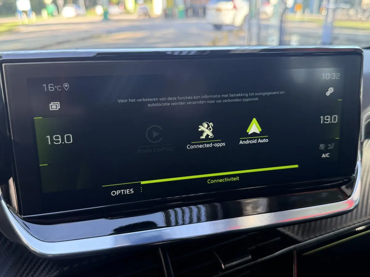 1.2 PureTech GT | Navigatie | Climate control | PDC | Apple CarPlay/Android Auto | LM Velgen |