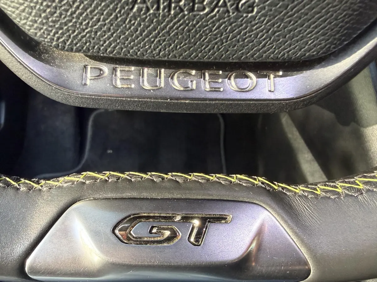 1.2 PureTech GT | Navigatie | Climate control | PDC | Apple CarPlay/Android Auto | LM Velgen |