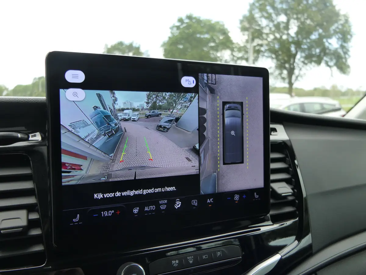 E-Transit L3H3 89kwh | Adaptive Cruise | BLIS | 5-Persoons | Navigatie | Stoelverwarming | 360 Camera | Elek. Stoel