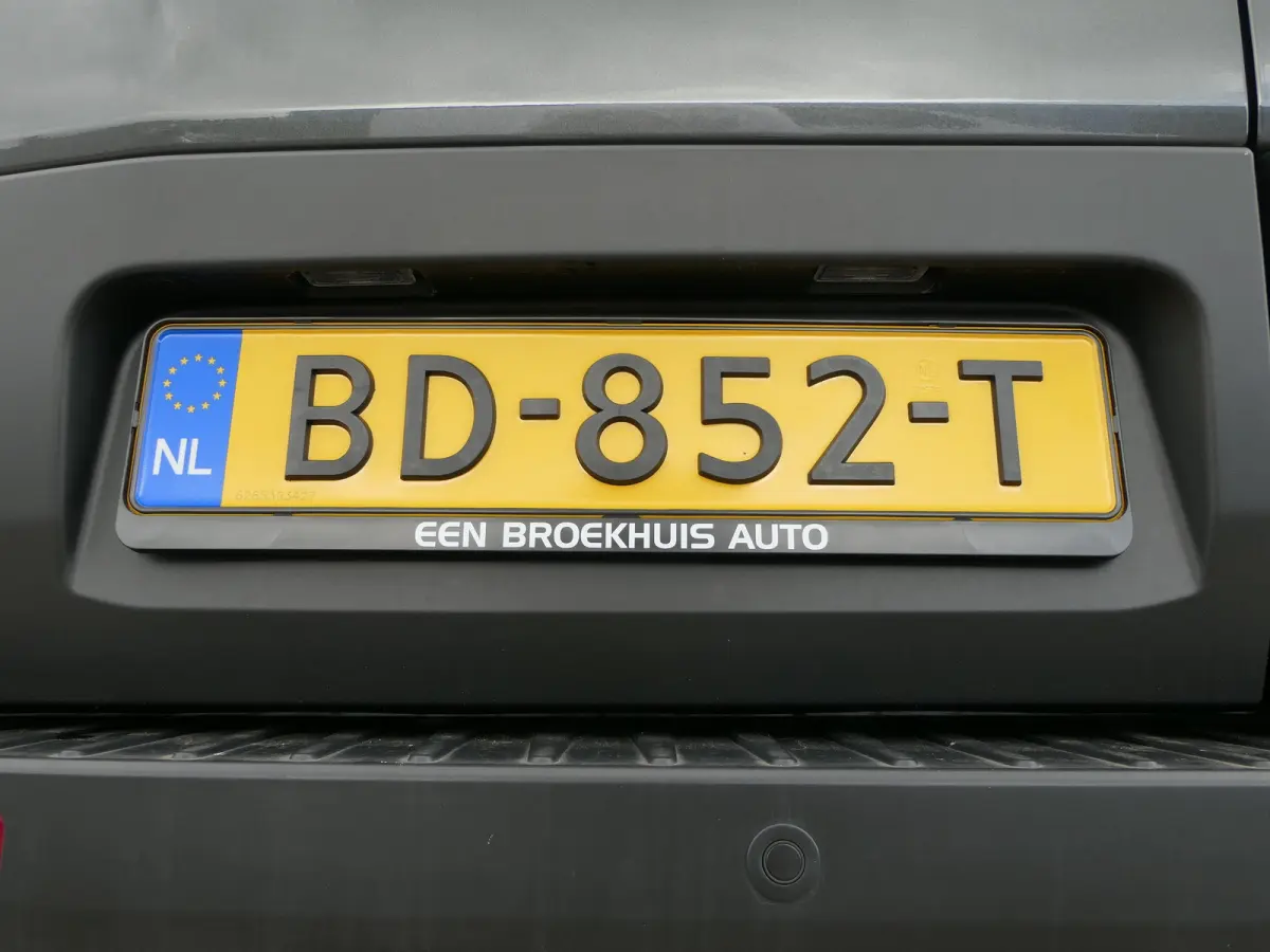 E-Transit L3H3 89kwh | Adaptive Cruise | BLIS | 5-Persoons | Navigatie | Stoelverwarming | 360 Camera | Elek. Stoel