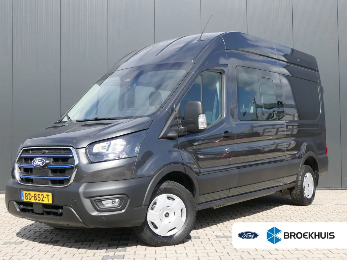 E-Transit L3H3 89kwh | Adaptive Cruise | BLIS | 5-Persoons | Navigatie | Stoelverwarming | 360 Camera | Elek. Stoel