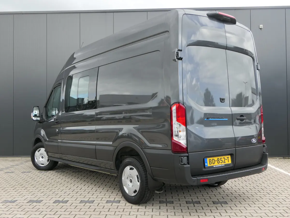 E-Transit L3H3 89kwh | Adaptive Cruise | BLIS | 5-Persoons | Navigatie | Stoelverwarming | 360 Camera | Elek. Stoel