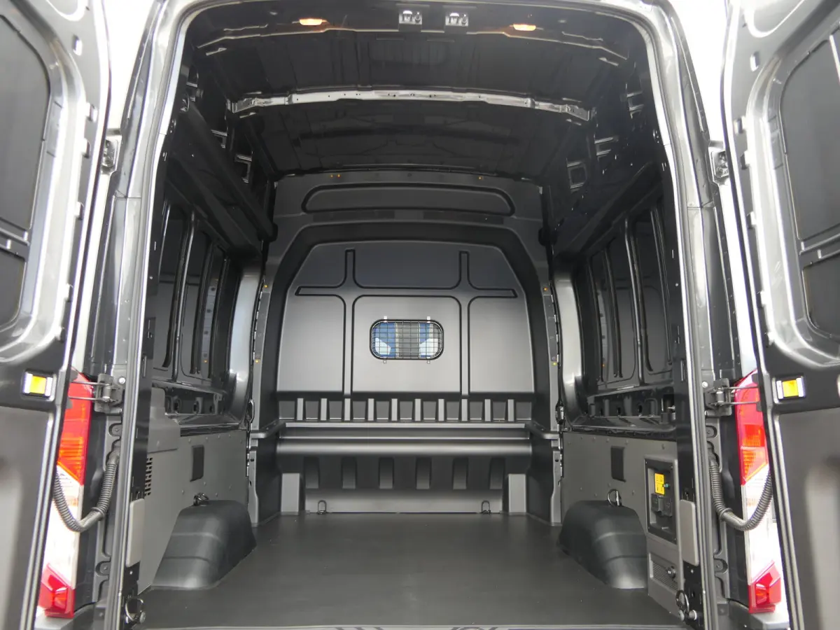 E-Transit L3H3 89kwh | Adaptive Cruise | BLIS | 5-Persoons | Navigatie | Stoelverwarming | 360 Camera | Elek. Stoel