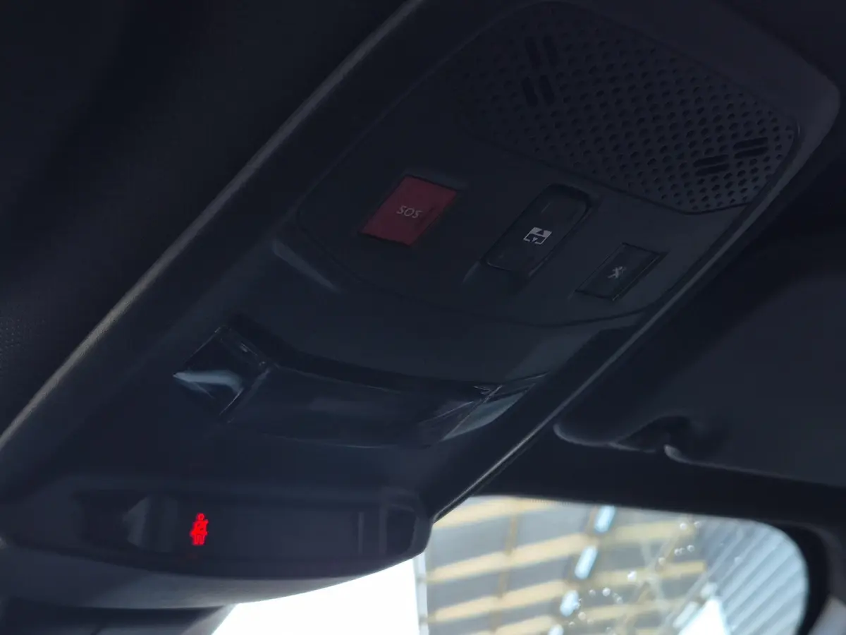 1.6 HYbrid 225 Allure Camera | LED | Full map navigatie | Carplay/android auto |