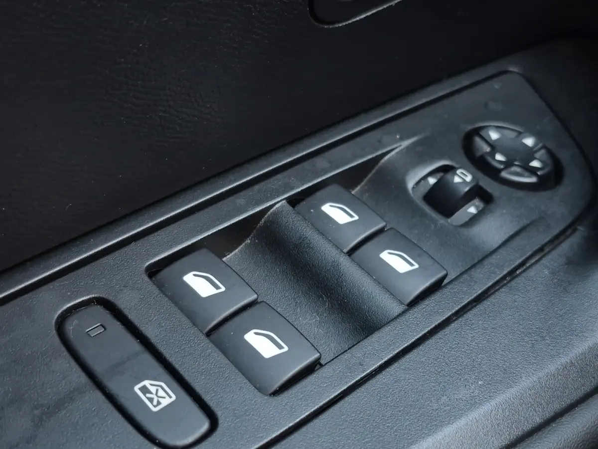 1.6 HYbrid 225 Allure Camera | LED | Full map navigatie | Carplay/android auto |
