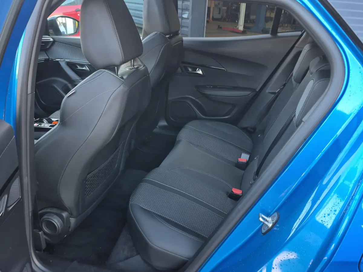 1.6 HYbrid 225 Allure Camera | LED | Full map navigatie | Carplay/android auto |