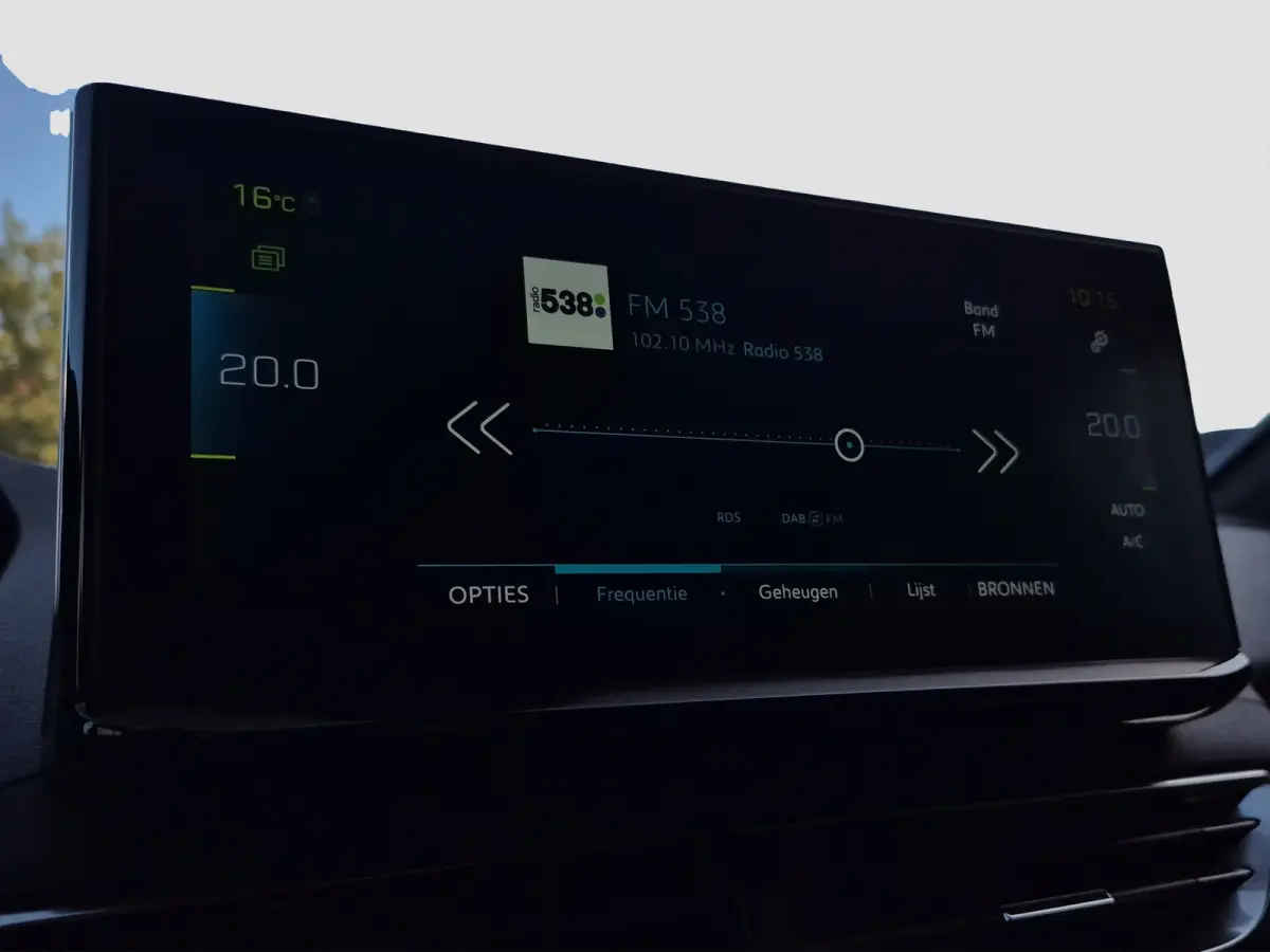 1.6 HYbrid 225 Allure Camera | LED | Full map navigatie | Carplay/android auto |