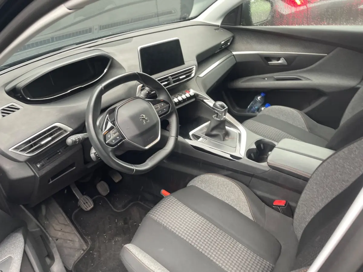 1.2 PureTech Active | Navigatie | Apple carplay | Trekhaak | Bluetooth | NL auto | 53.000km | Cruise control |