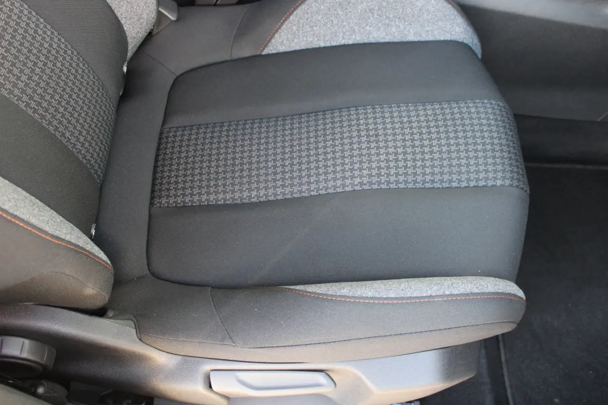 1.2 PureTech Active | Navigatie | Apple carplay | Trekhaak | Bluetooth | NL auto | 53.000km | Cruise control |