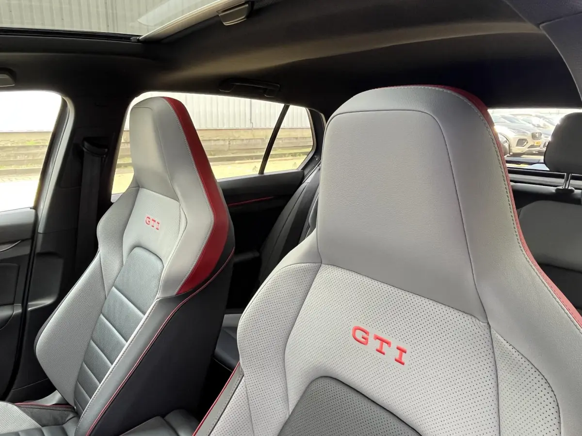 2.0 TSI GTI Clubsport | Pano.Dak/Head-Up/Winter-Pakket/Akrapovič Uitlaatsysteem/Apple CarPlay-Android Auto