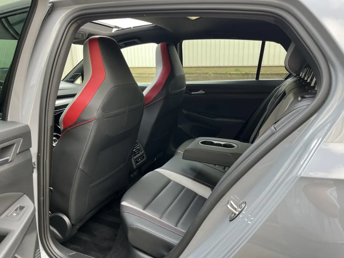 2.0 TSI GTI Clubsport | Pano.Dak/Head-Up/Winter-Pakket/Akrapovič Uitlaatsysteem/Apple CarPlay-Android Auto