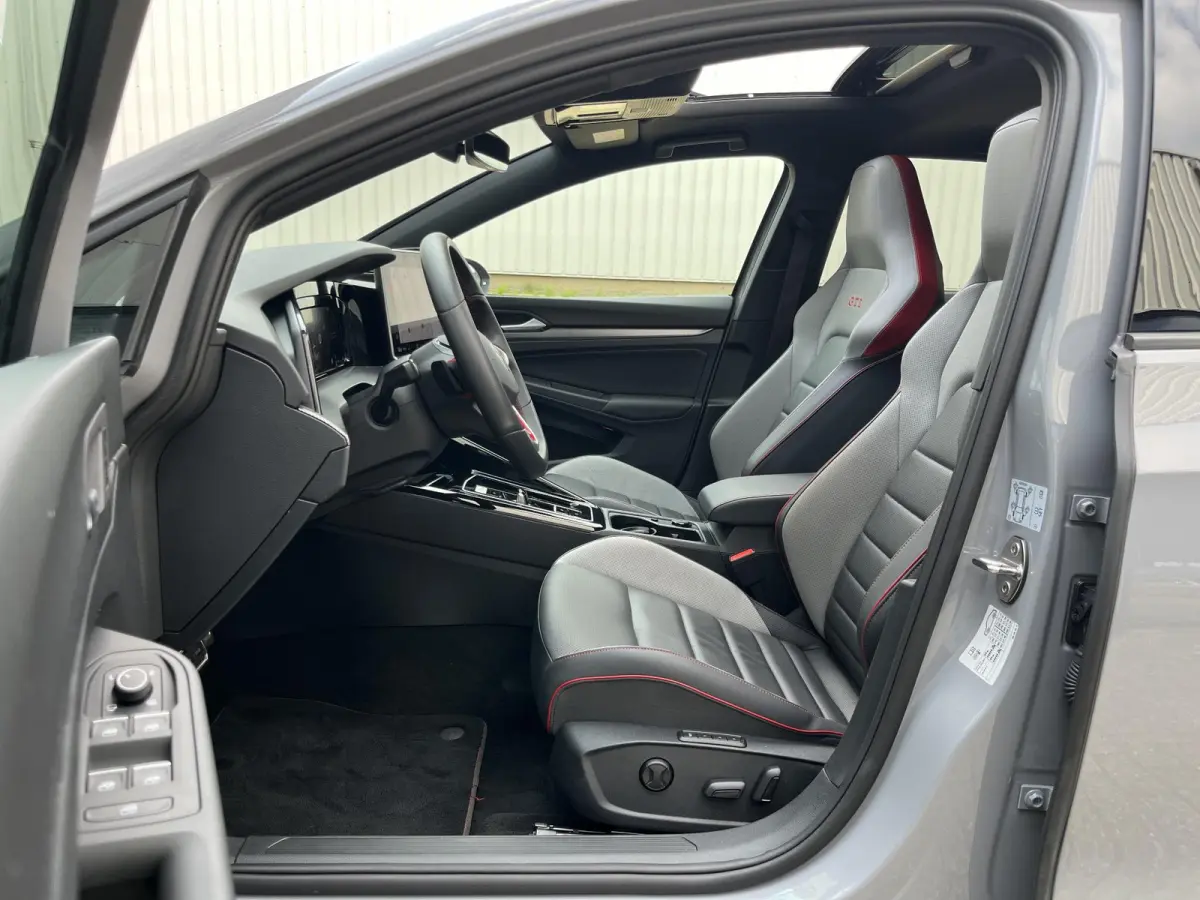 2.0 TSI GTI Clubsport | Pano.Dak/Head-Up/Winter-Pakket/Akrapovič Uitlaatsysteem/Apple CarPlay-Android Auto