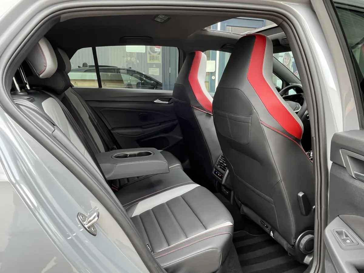 2.0 TSI GTI Clubsport | Pano.Dak/Head-Up/Winter-Pakket/Akrapovič Uitlaatsysteem/Apple CarPlay-Android Auto