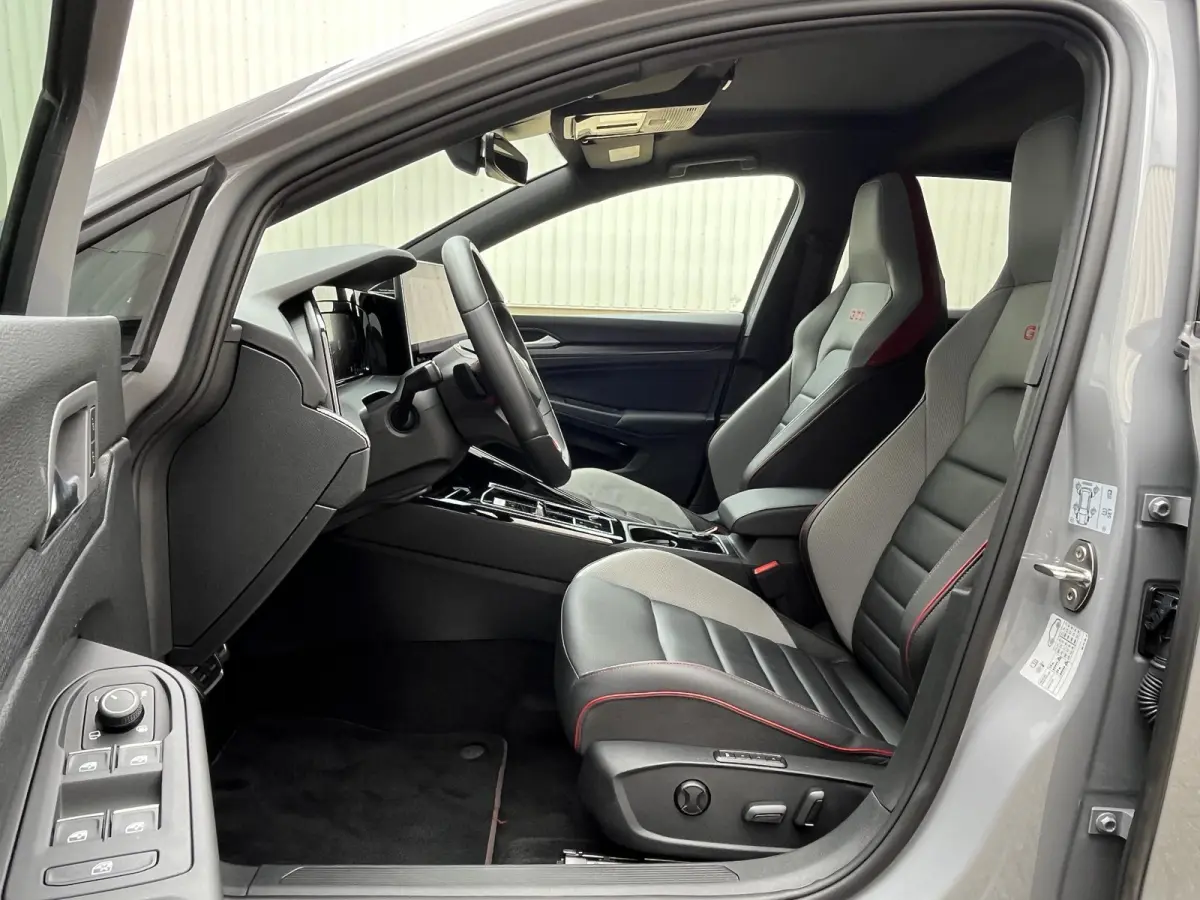 2.0 TSI GTI Clubsport | Pano.Dak/Head-Up/Winter-Pakket/Akrapovič Uitlaatsysteem/Apple CarPlay-Android Auto