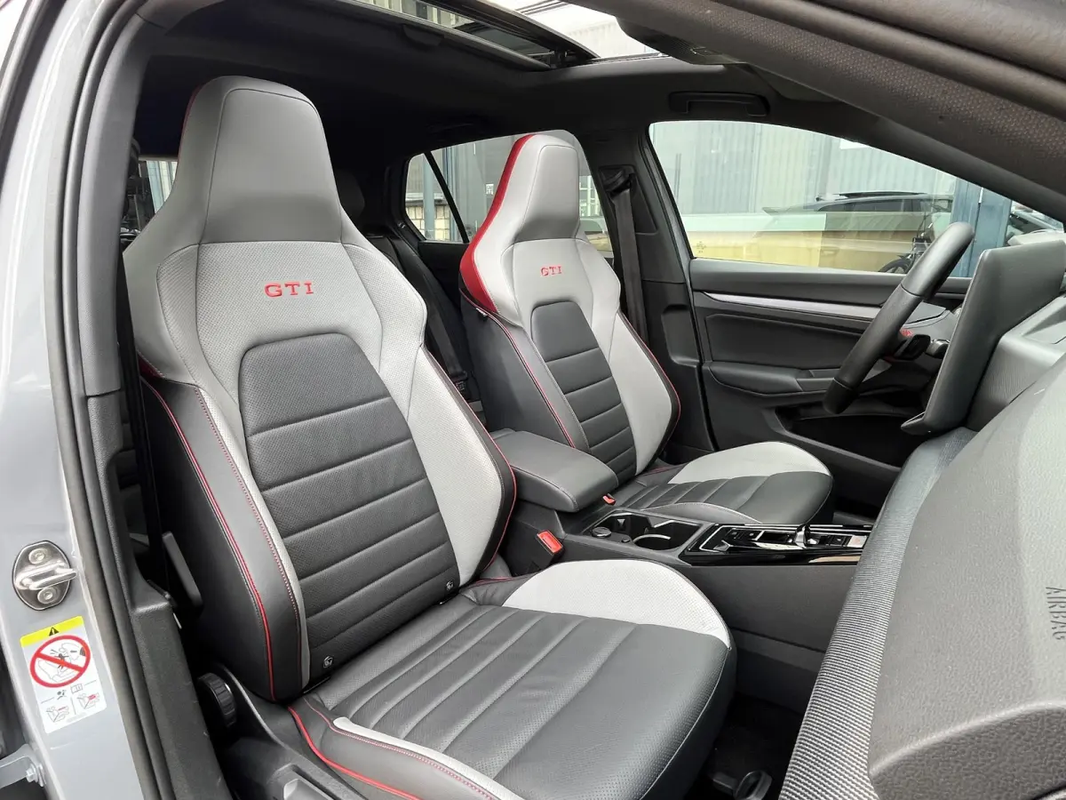 2.0 TSI GTI Clubsport | Pano.Dak/Head-Up/Winter-Pakket/Akrapovič Uitlaatsysteem/Apple CarPlay-Android Auto