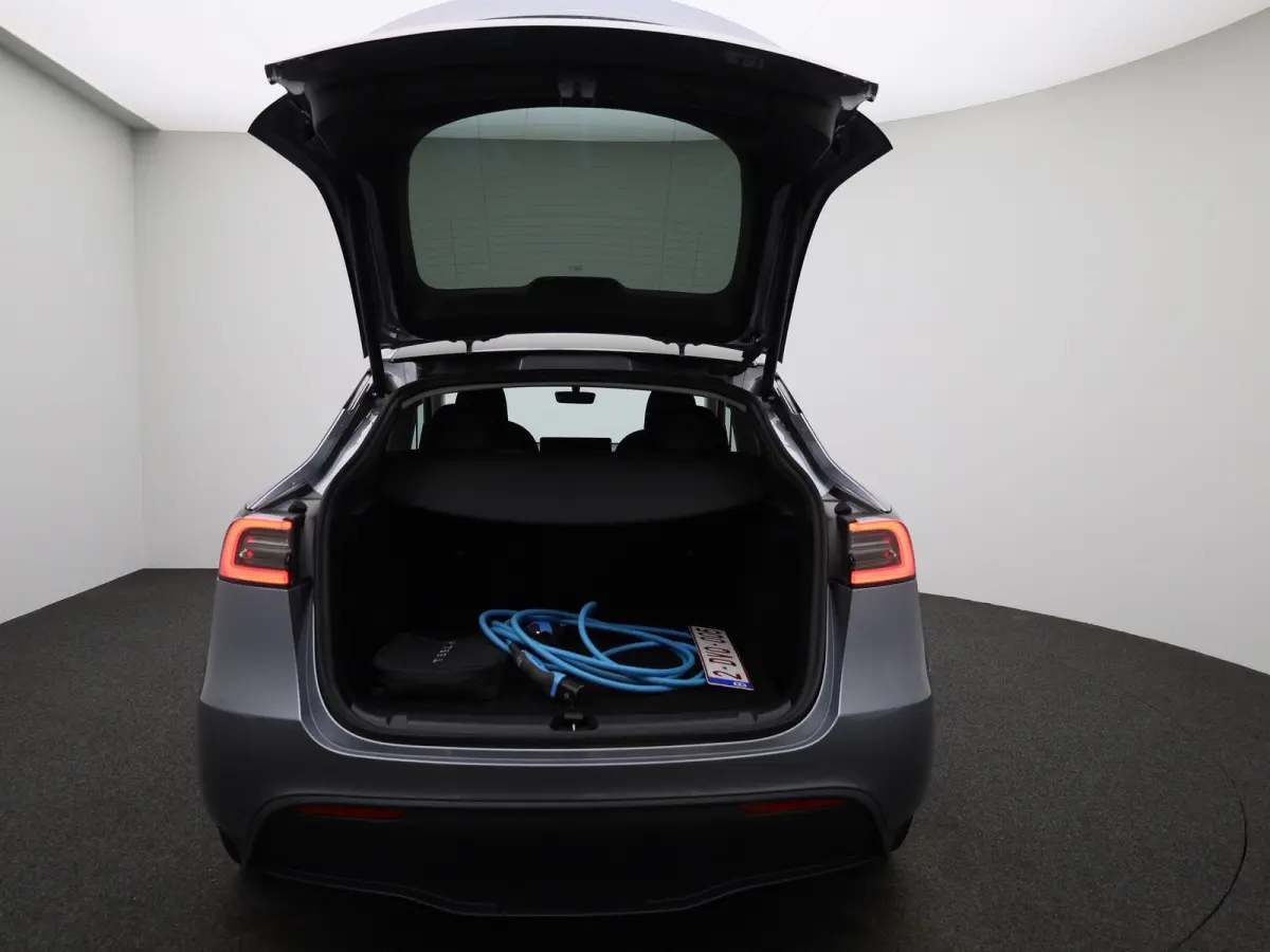 Dual Motor AWD | ACHTERUITRIJCAMERA | ELEKTRISCHE KOFFERKLEP | LEDEREN BEKLEDING | STOELVERWARMING | STUURVERWARNING |