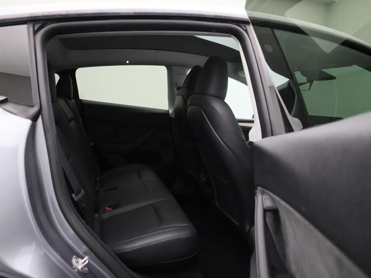 Dual Motor AWD | ACHTERUITRIJCAMERA | ELEKTRISCHE KOFFERKLEP | LEDEREN BEKLEDING | STOELVERWARMING | STUURVERWARNING |
