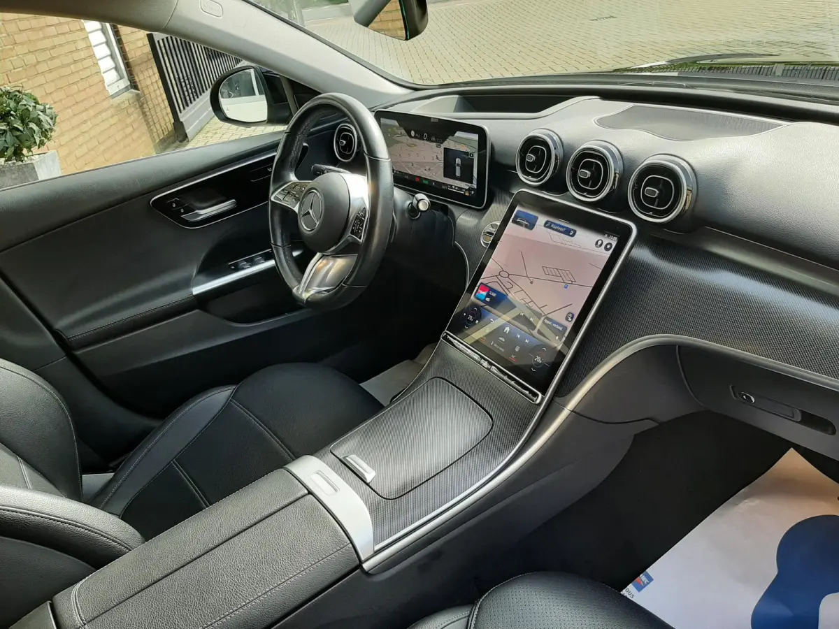 300 e Business Line SOH 98% 100km elec