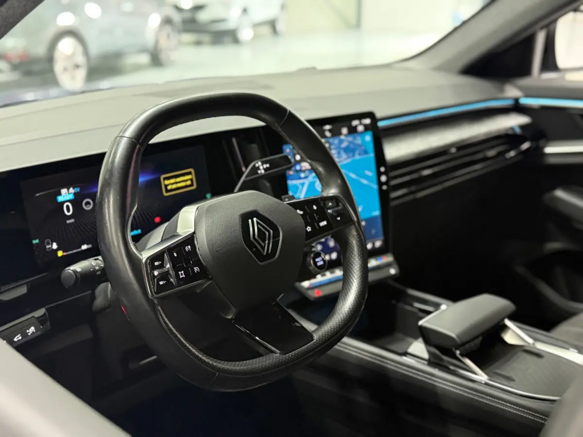 E-Tech Full Hybrid 200pk |Navi | Apple CarPlay | Camera | Stoelverwarming | Cruise Control | Parkeersensoren