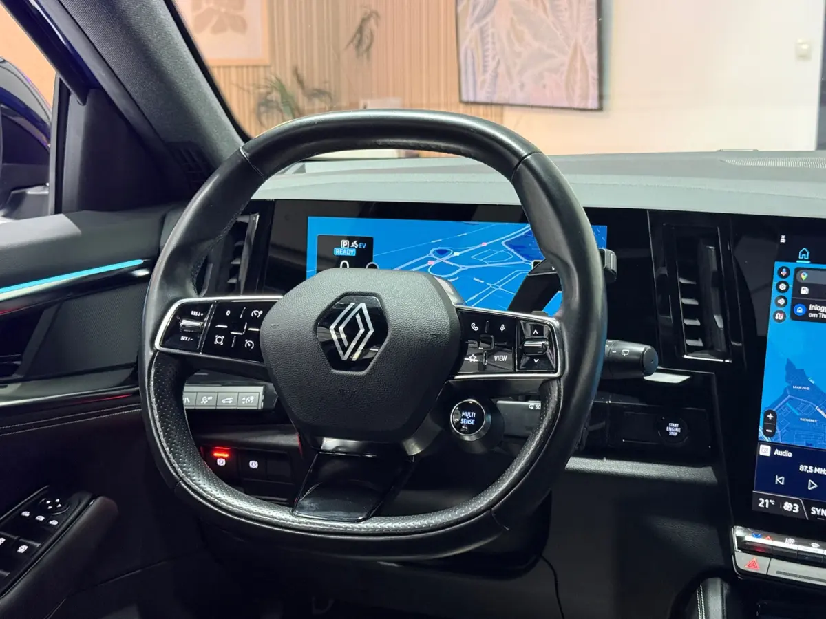 E-Tech Full Hybrid 200pk |Navi | Apple CarPlay | Camera | Stoelverwarming | Cruise Control | Parkeersensoren