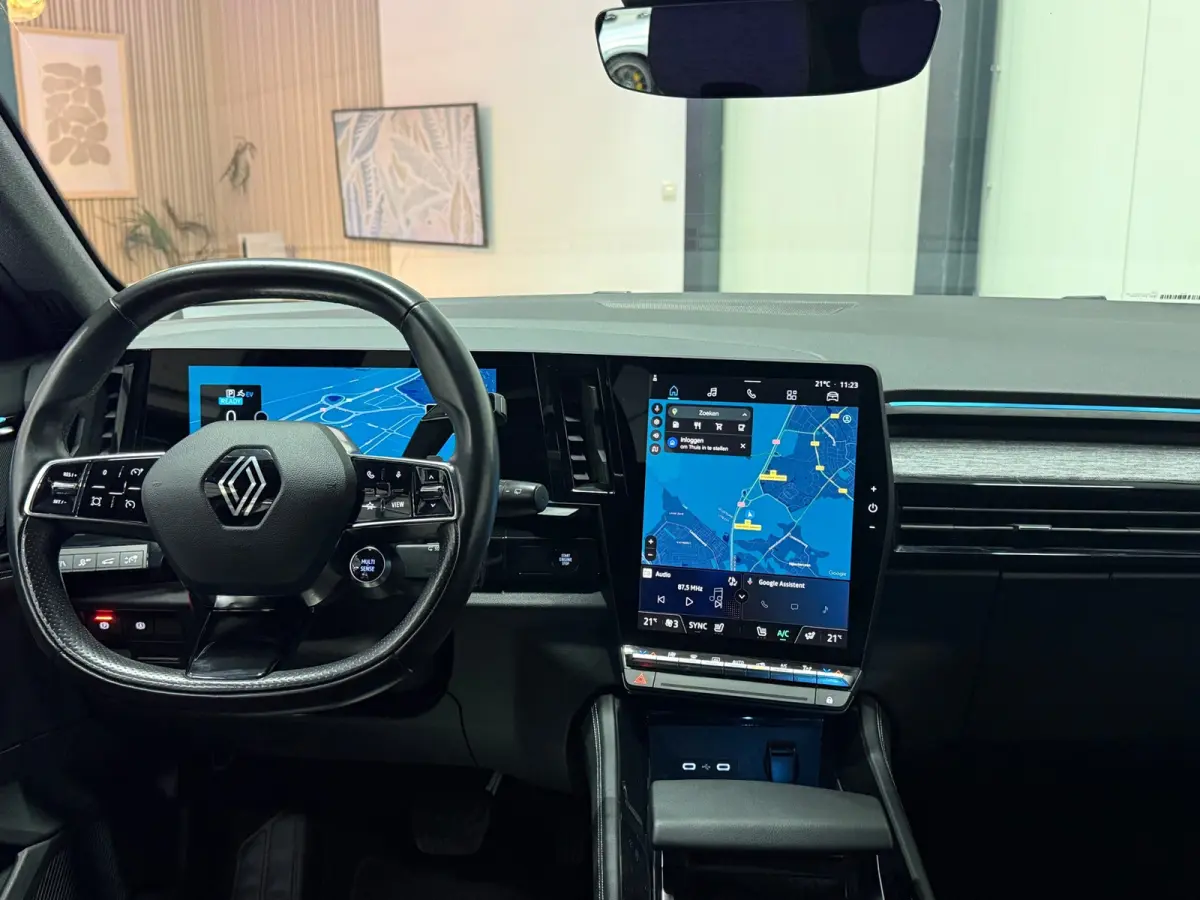 E-Tech Full Hybrid 200pk |Navi | Apple CarPlay | Camera | Stoelverwarming | Cruise Control | Parkeersensoren