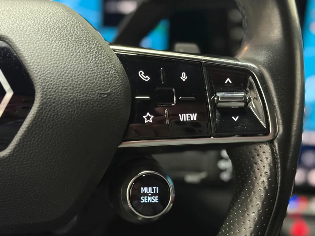 E-Tech Full Hybrid 200pk |Navi | Apple CarPlay | Camera | Stoelverwarming | Cruise Control | Parkeersensoren