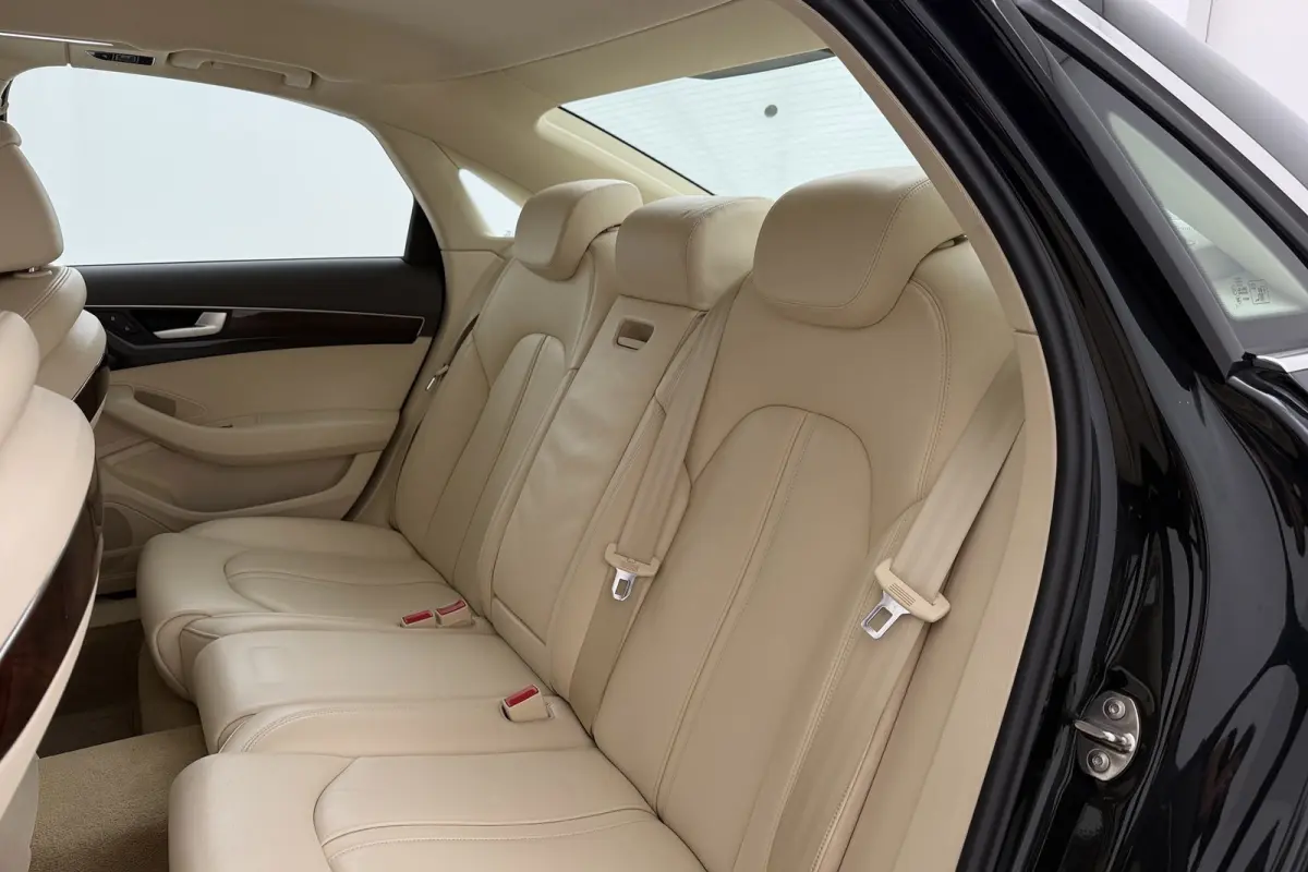 4.2 TDI quattro Pro Line+ | Luchtvering | 68.000 KM!! | Nette Auto! | V8 | Climate Control | Navigatie |