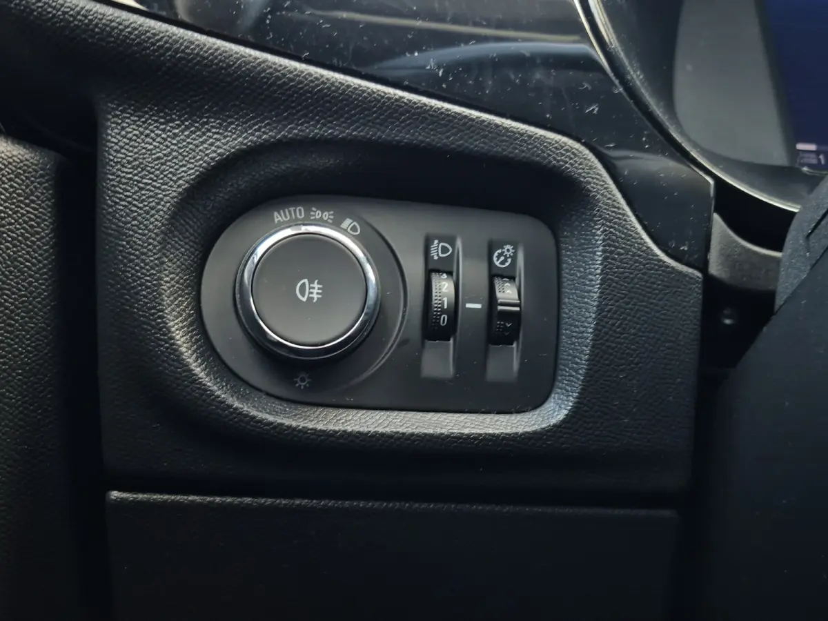 1.2 Elegance Camera | LED | Parkeersensoren | Climate control | Full map navigatie | Carplay/android auto |