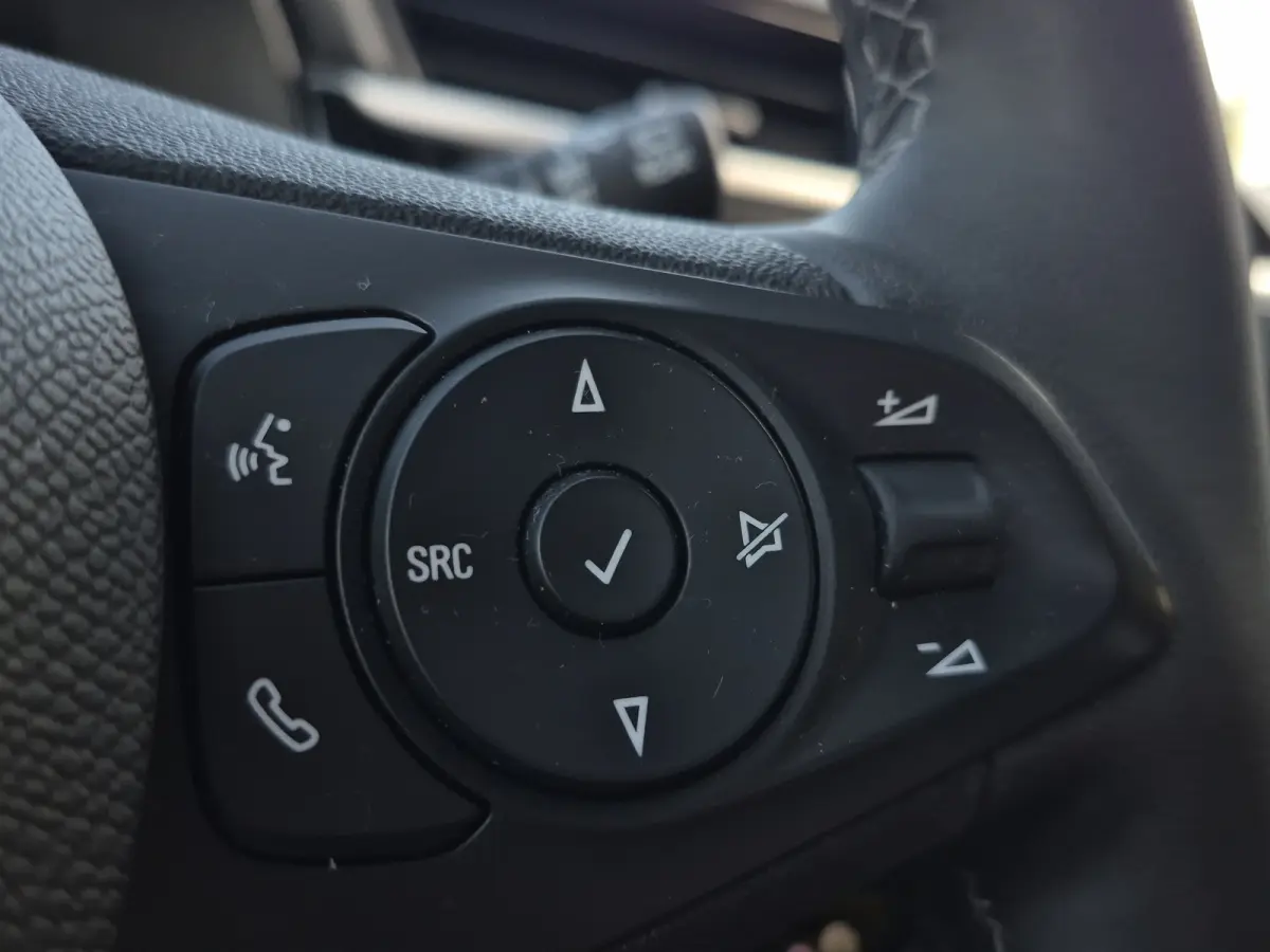 1.2 Elegance Camera | LED | Parkeersensoren | Climate control | Full map navigatie | Carplay/android auto |