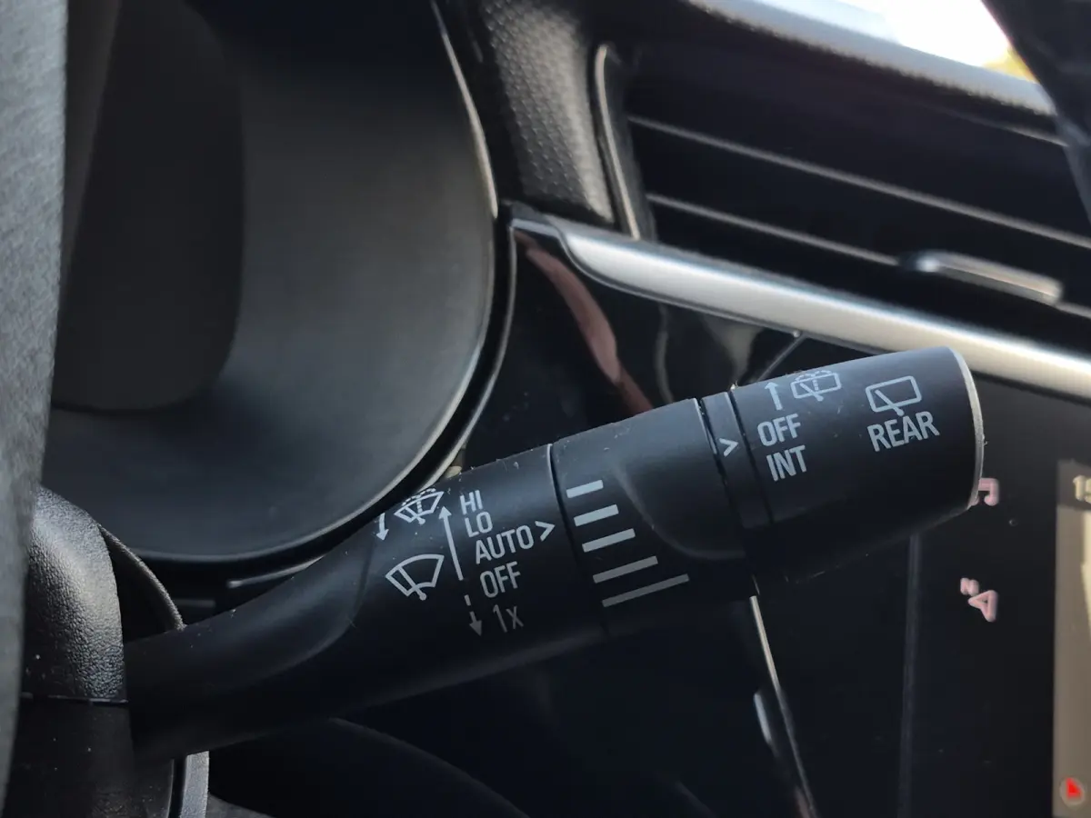 1.2 Elegance Camera | LED | Parkeersensoren | Climate control | Full map navigatie | Carplay/android auto |