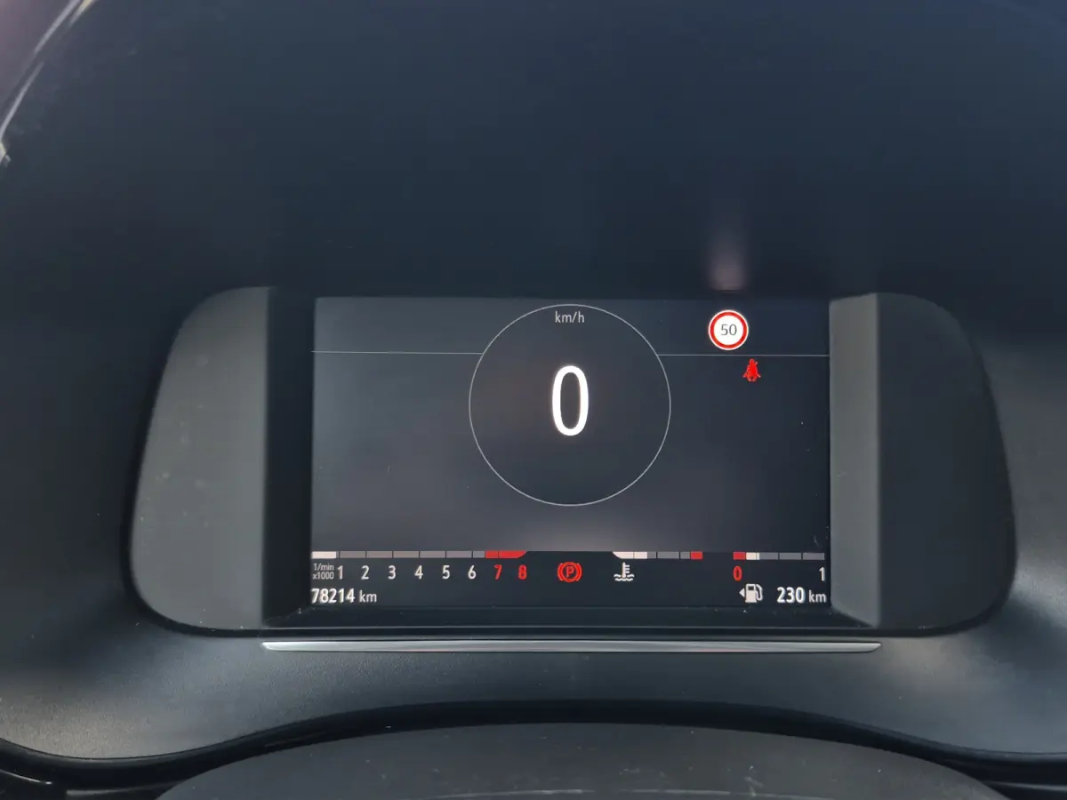 1.2 Elegance Camera | LED | Parkeersensoren | Climate control | Full map navigatie | Carplay/android auto |