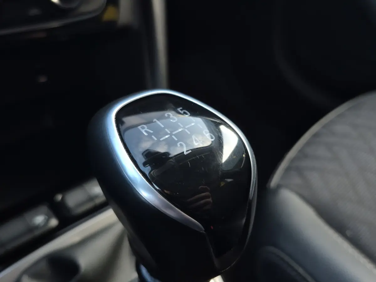1.2 Elegance Camera | LED | Parkeersensoren | Climate control | Full map navigatie | Carplay/android auto |