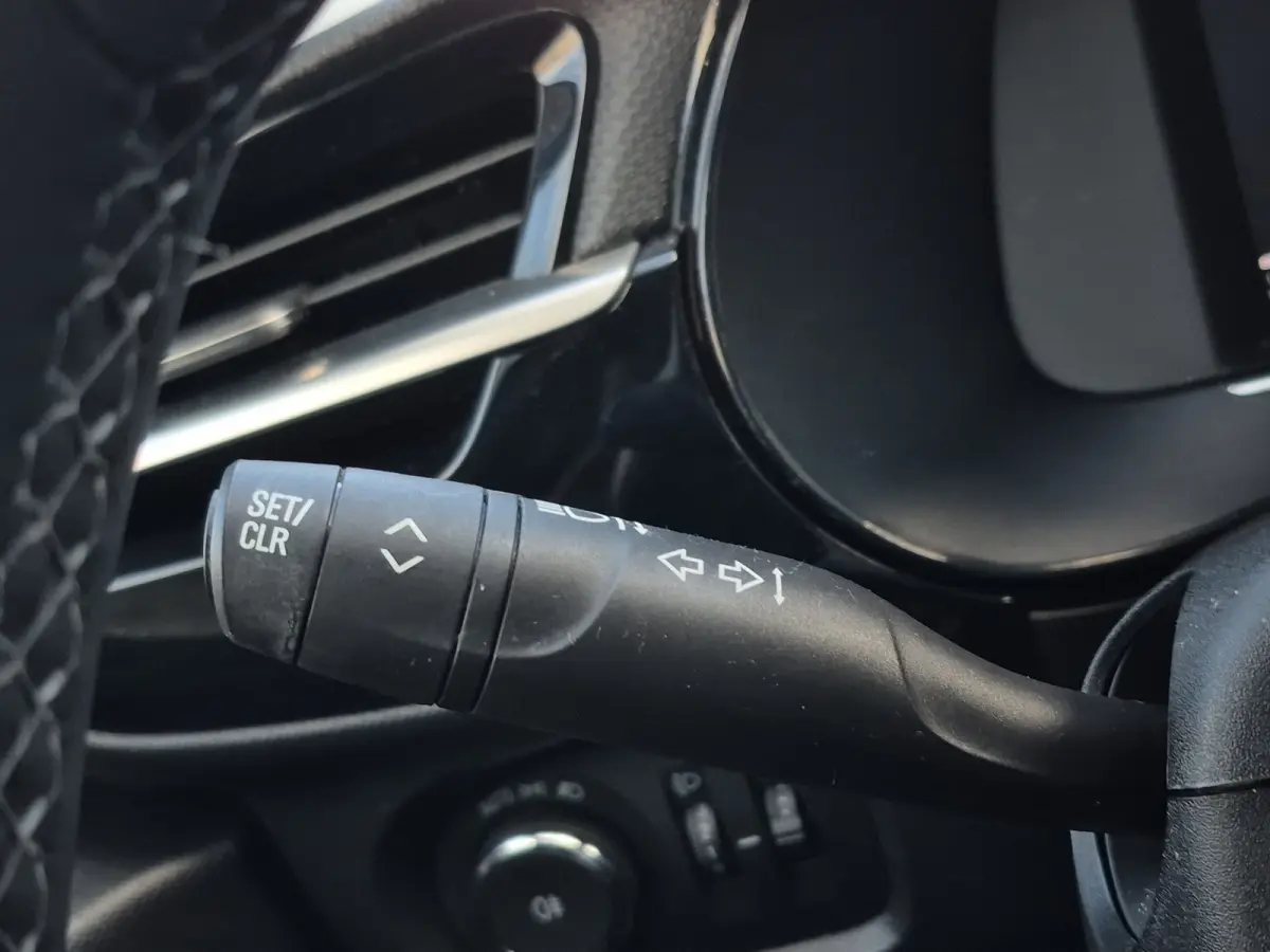 1.2 Elegance Camera | LED | Parkeersensoren | Climate control | Full map navigatie | Carplay/android auto |