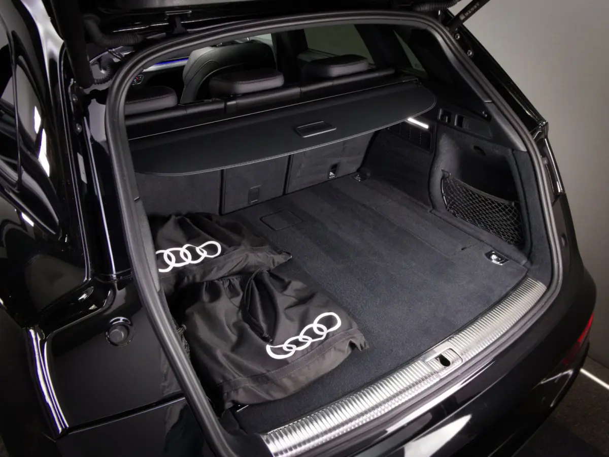 55 TFSI e S-Line Edition Competition (PANO, B&O, HEAD-UP, SFEERVERLICHTING, APLE CARPLAY/ANDROID AUTO, STOELVERWARMING)