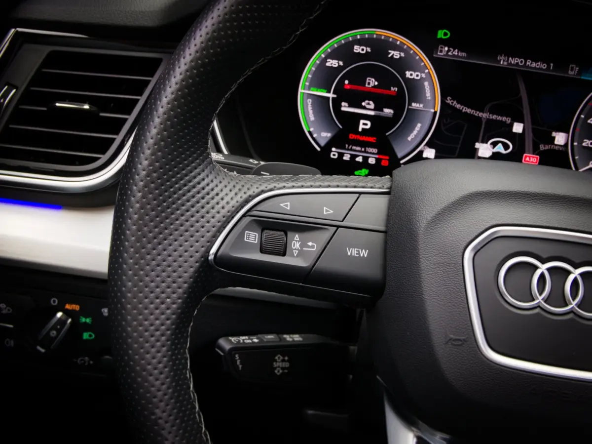 55 TFSI e S-Line Edition Competition (PANO, B&O, HEAD-UP, SFEERVERLICHTING, APLE CARPLAY/ANDROID AUTO, STOELVERWARMING)