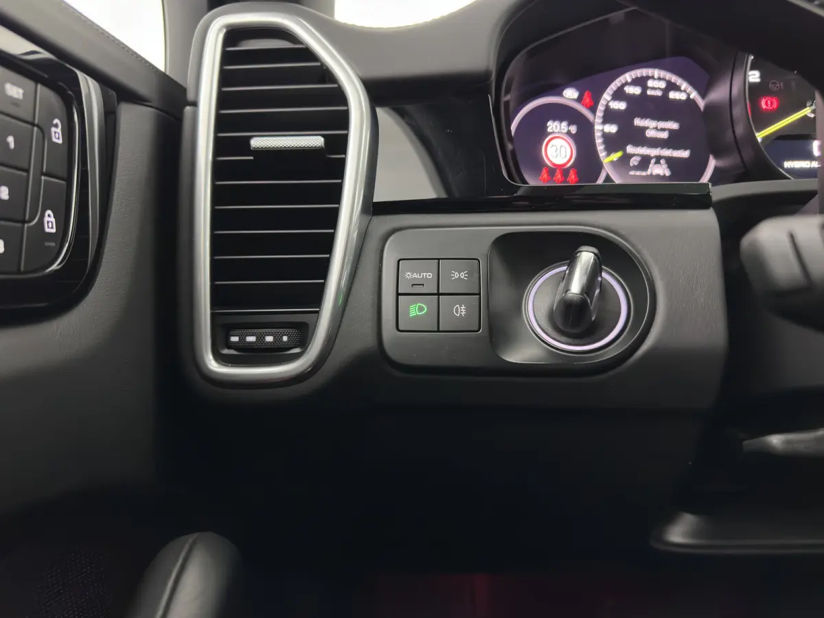 3.0 E-Hybrid Platinum Edition (Plug-In) {SoH-100%} Aut. *PANO | LEATHER | FULL-LED | BOSE-SURROUND | MEMORY-PACK | TOPVIEW | SPORTSEATS | DAB | NAVI-FULLAMP | PRIVACY-GLASS | SHIFTPADDLES | 