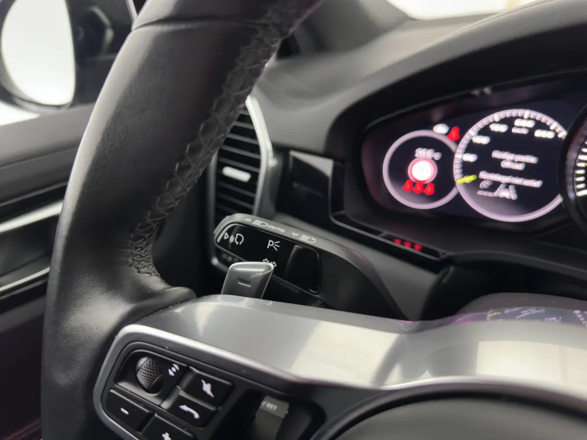 3.0 E-Hybrid Platinum Edition (Plug-In) {SoH-100%} Aut. *PANO | LEATHER | FULL-LED | BOSE-SURROUND | MEMORY-PACK | TOPVIEW | SPORTSEATS | DAB | NAVI-FULLAMP | PRIVACY-GLASS | SHIFTPADDLES | 
