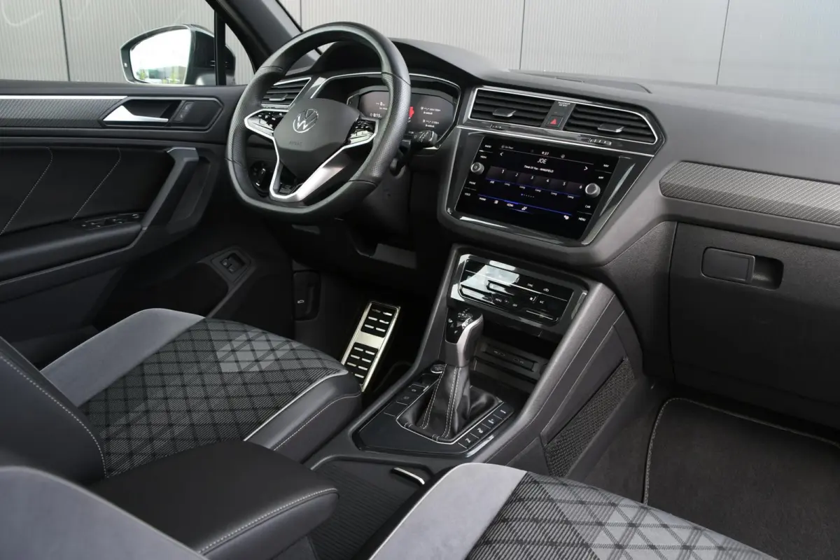 1.4 TSI eHybrid R-Line Business+ | PANO | CARPLAY