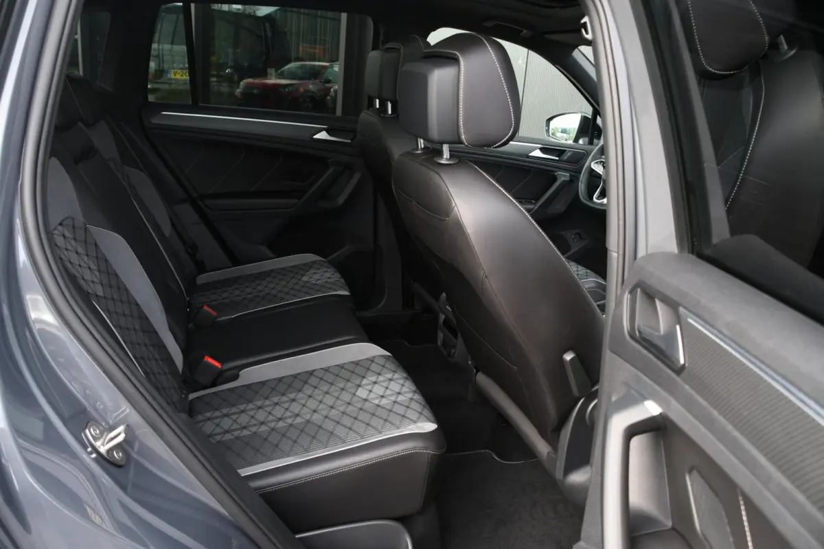 1.4 TSI eHybrid R-Line Business+ | PANO | CARPLAY