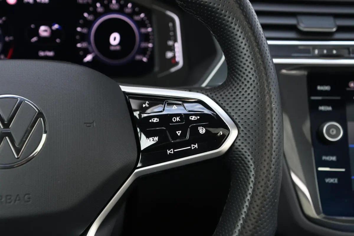1.4 TSI eHybrid R-Line Business+ | PANO | CARPLAY