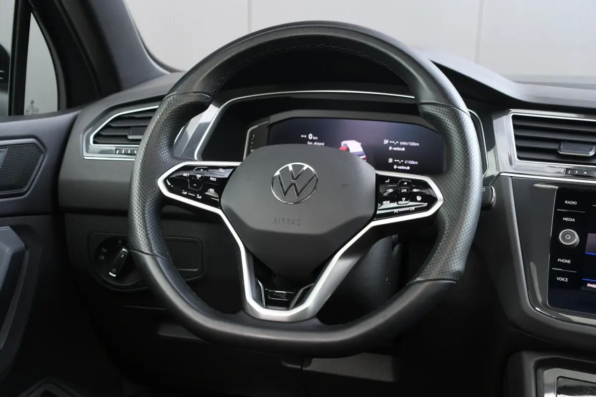 1.4 TSI eHybrid R-Line Business+ | PANO | CARPLAY