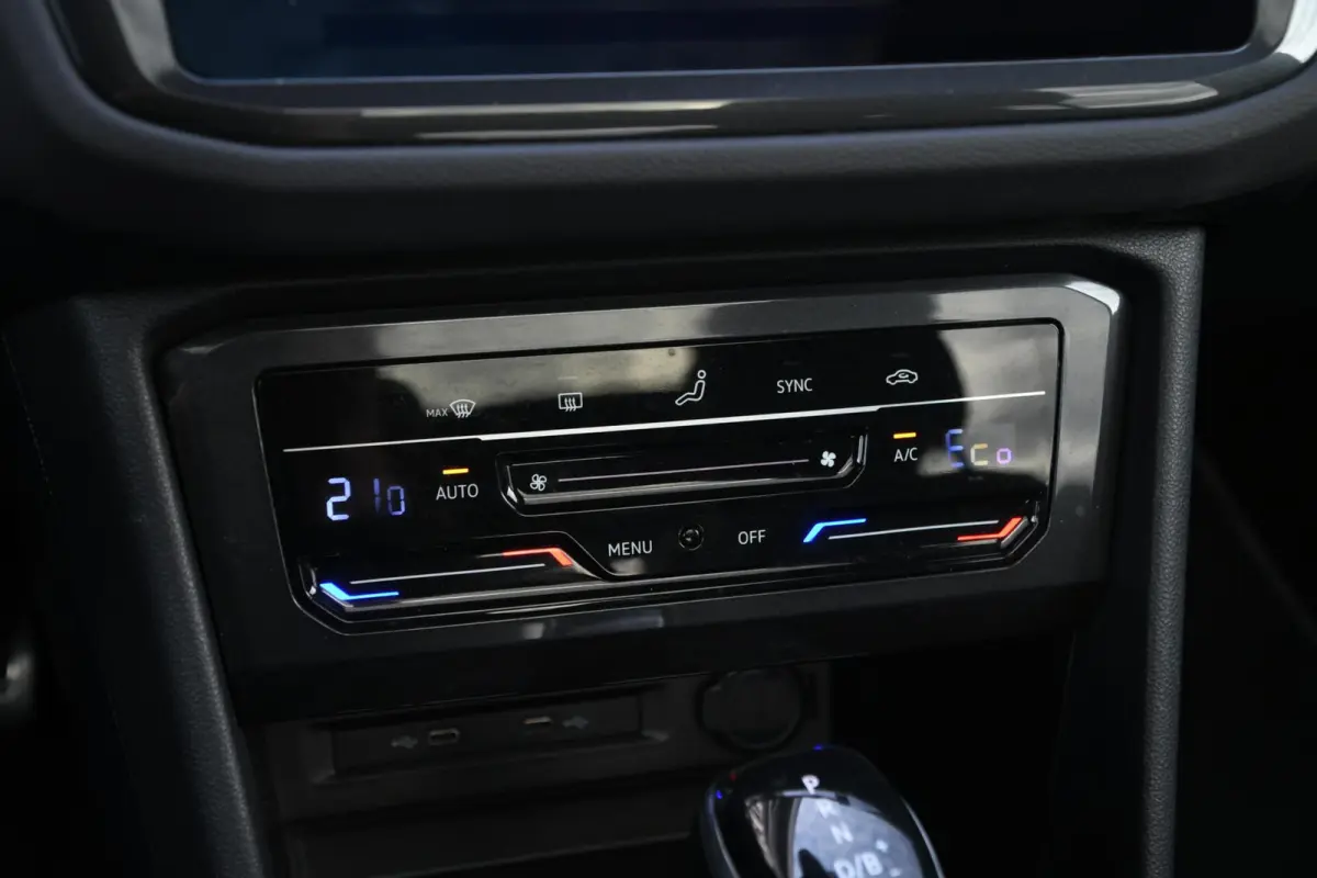 1.4 TSI eHybrid R-Line Business+ | PANO | CARPLAY