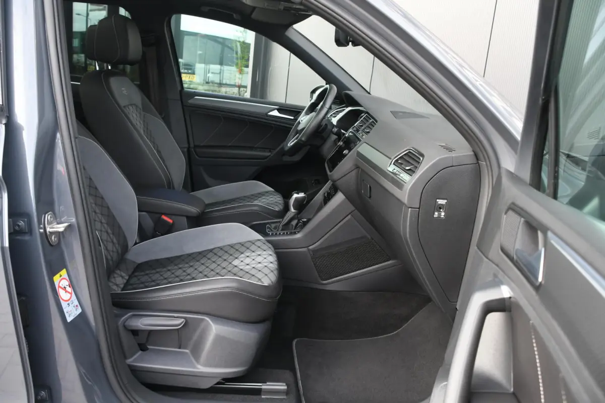 1.4 TSI eHybrid R-Line Business+ | PANO | CARPLAY