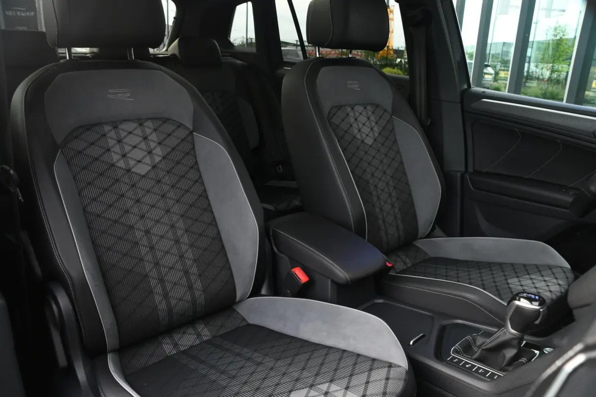 1.4 TSI eHybrid R-Line Business+ | PANO | CARPLAY