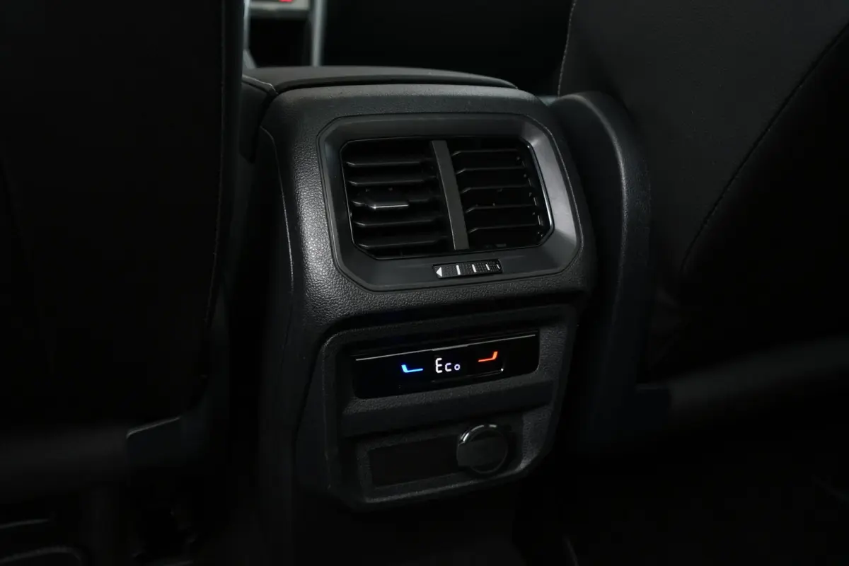 1.4 TSI eHybrid R-Line Business+ | PANO | CARPLAY