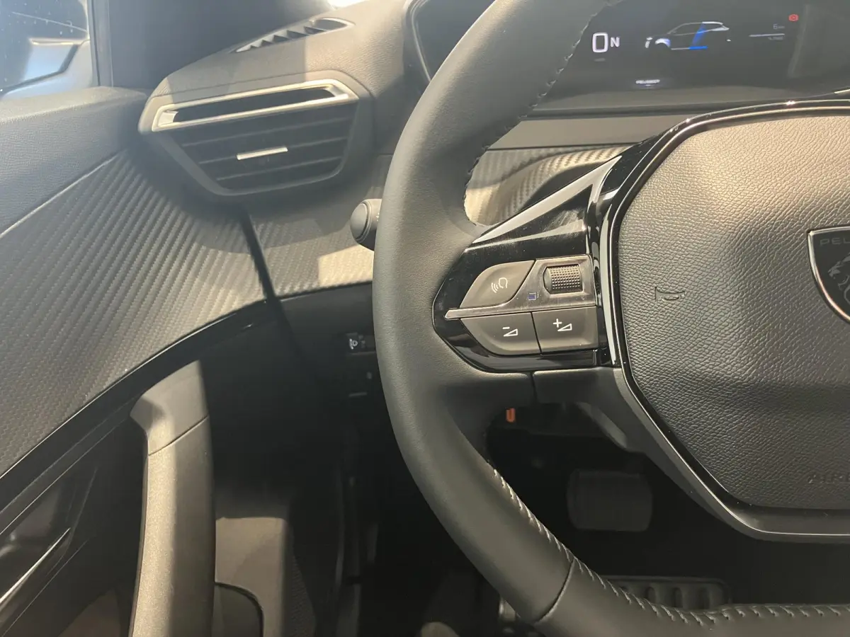 1.2 Hybrid Allure l Automaat l Apple carplay & Android auto l Parkeersensoren l Camera