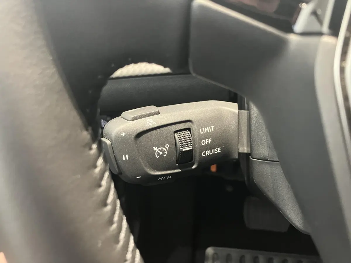 1.2 Hybrid Allure l Automaat l Apple carplay & Android auto l Parkeersensoren l Camera