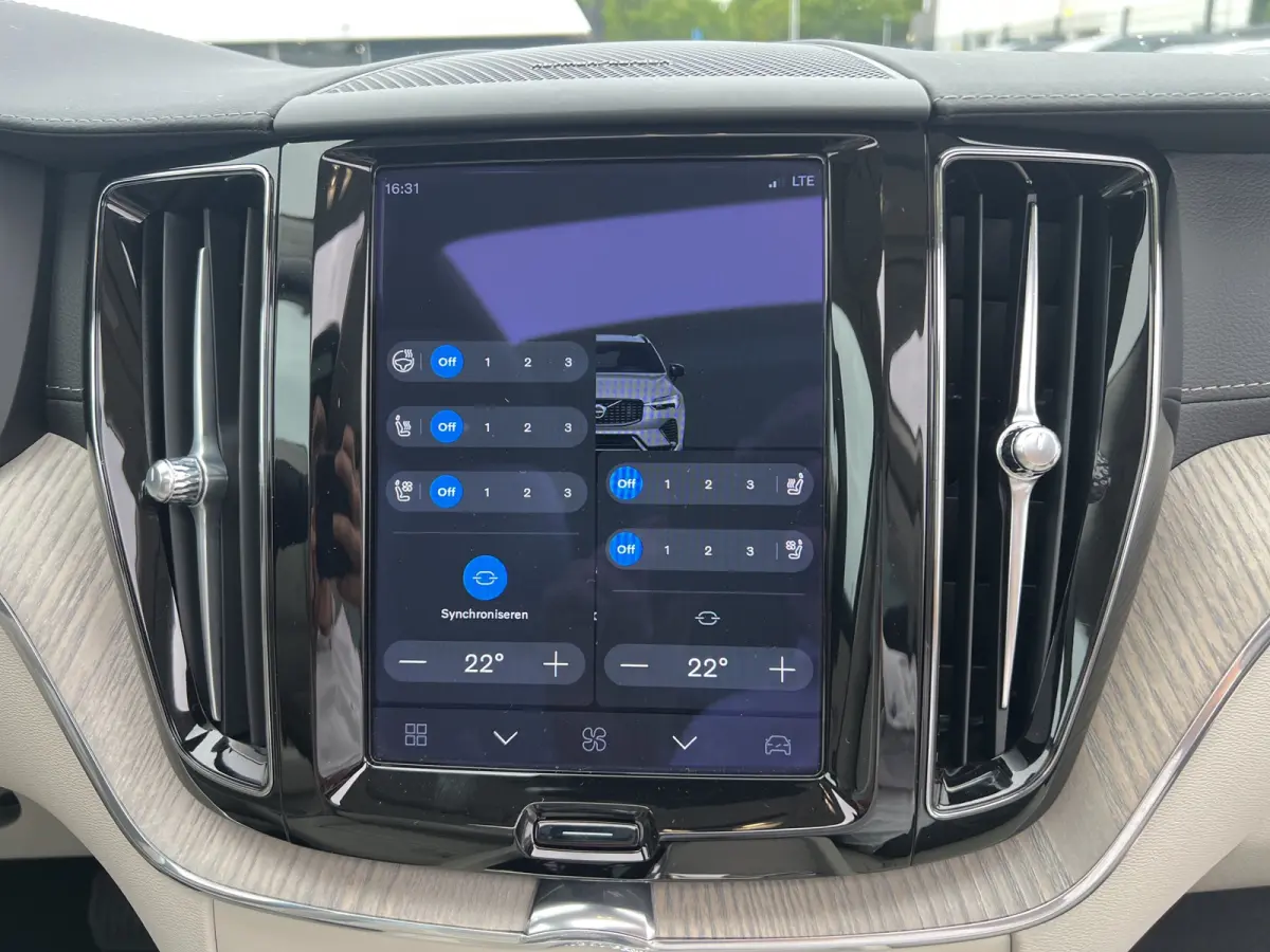 T6 AWD Ultimate Bright | Luchtvering | Head-Up Display | 360 camera | Harman Kardon | Stoel ventilatie