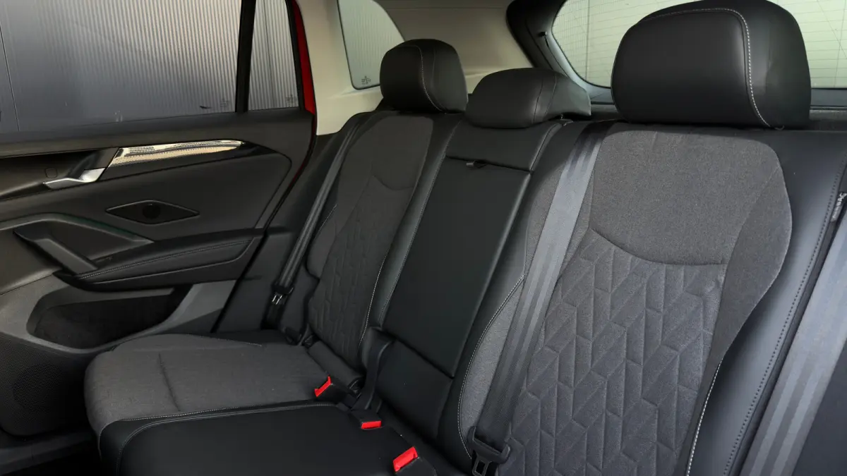 150pk 1.5 eTSI Life Edition | Trekhaak | Carplay | Adaptive Cruise | 17" | Keyless |