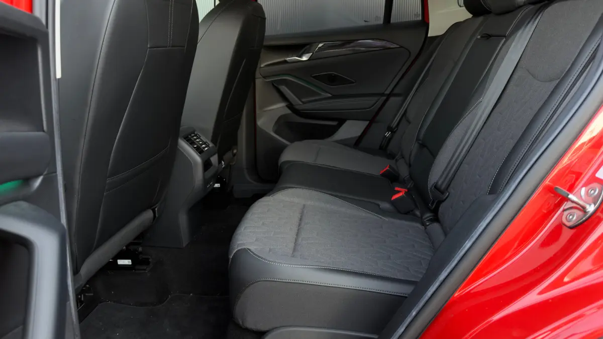 150pk 1.5 eTSI Life Edition | Trekhaak | Carplay | Adaptive Cruise | 17" | Keyless |